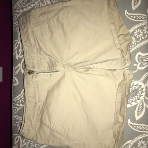 AMERICAN EAGLE KHAKI SHORTS